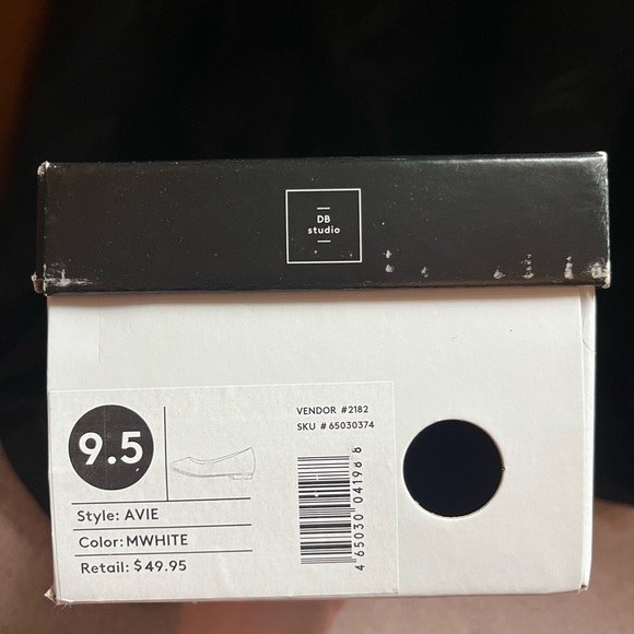 David’s Bridal Avie Flats - Picture 5 of 5